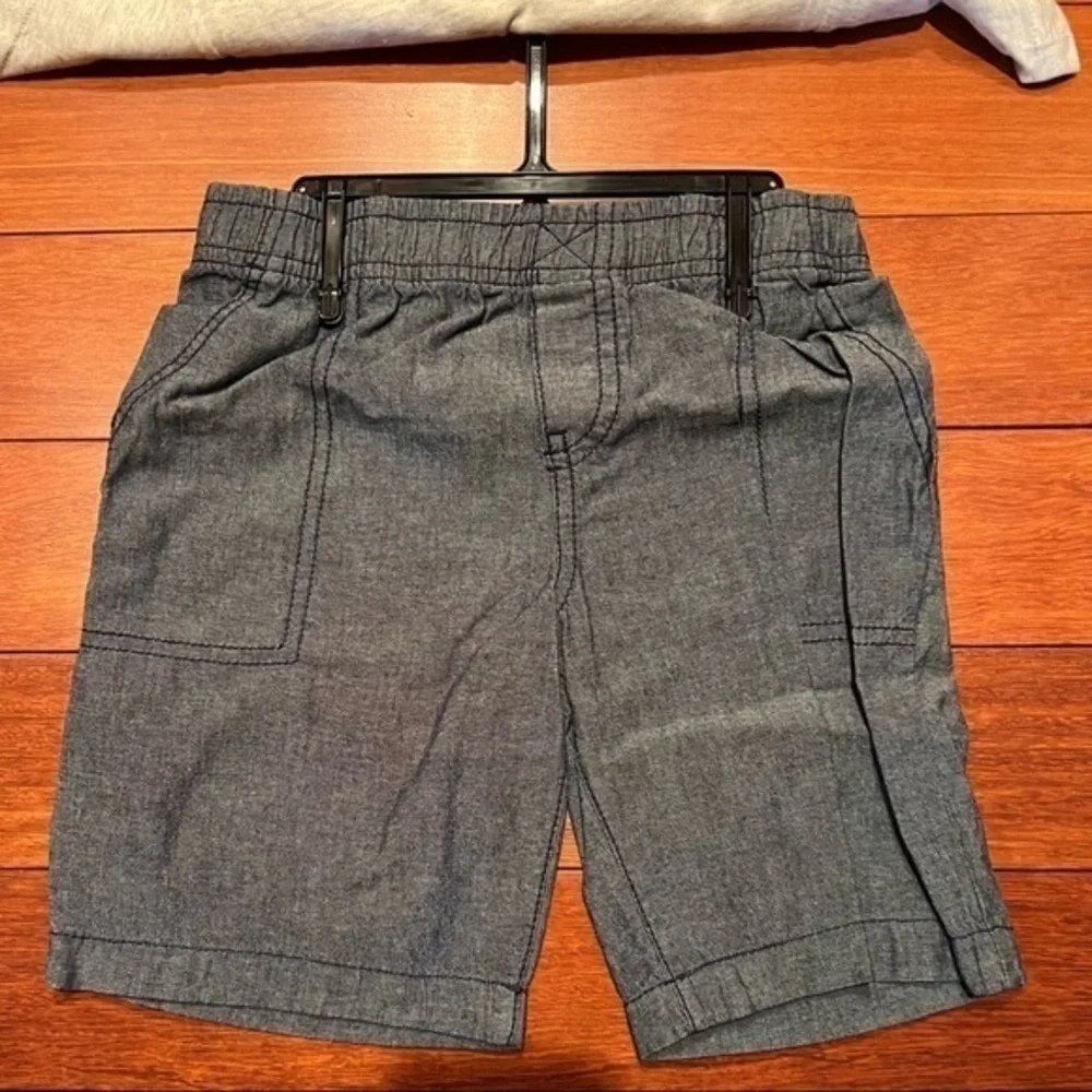 Carters size 5T alligator short sleeve tshirt and shorts set